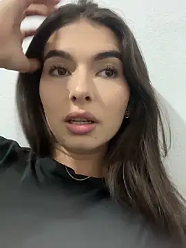 Coralinee 01 online show from February 21, 2026, 1:28 am