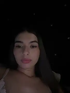 Snapshot of Coralinee_01 chatting on April 26, 2026, 10:29 pm Coralinee 01 online show from April 26, 2026, 10:29 pm