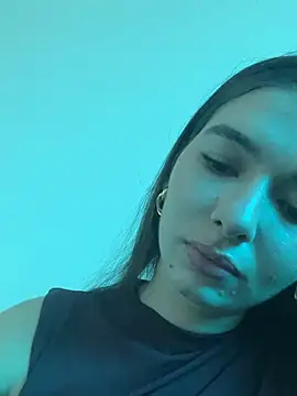 Snapshot of Coralinee_01 chatting on May 14, 2026, 5:09 pm Coralinee 01 online show from May 14, 2026, 5:09 pm