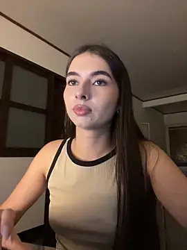Snapshot of Coralinee_01 chatting on May 24, 2026, 12:59 am Coralinee 01 online show from May 24, 2026, 12:59 am