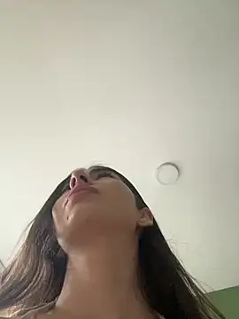 Snapshot of Coralinee_01 chatting on June 7, 2026, 10:24 pm Coralinee 01 online show from June 7, 2026, 10:24 pm