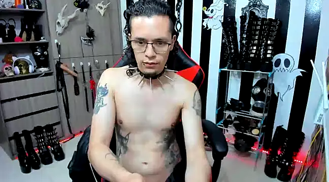 Snapshot of daven56 chatting on December 29, 2024, 7:22 pm daven56 online show from December 29, 2024, 7:22 pm