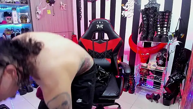 Snapshot of daven56 chatting on September 18, 2025, 1:13 pm daven56 online show from September 18, 2025, 1:13 pm