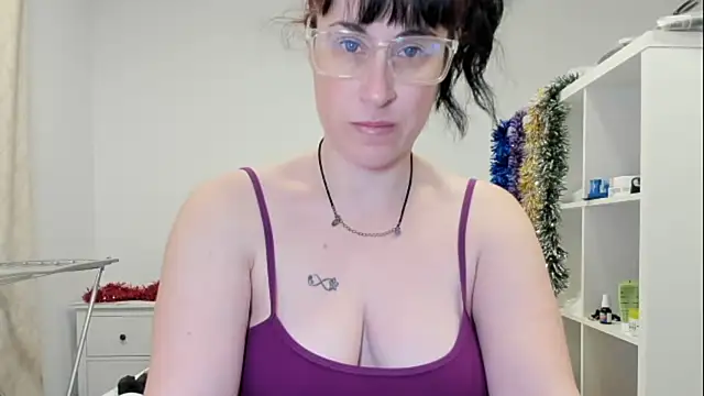 emmita69  online show from December 15, 2025, 4:17 am