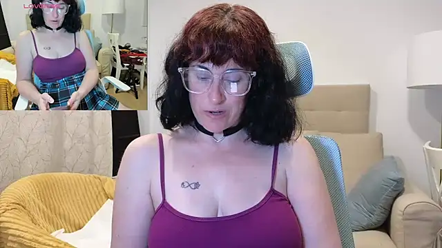 emmita69  online show from March 18, 2026, 11:19 pm