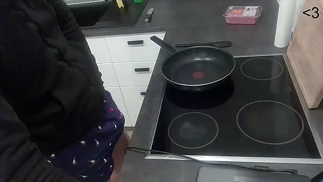 Snapshot of Bonkoleus chatting on December 1, 2025, 7:52 pm Bonkoleus online show from December 1, 2025, 7:52 pm