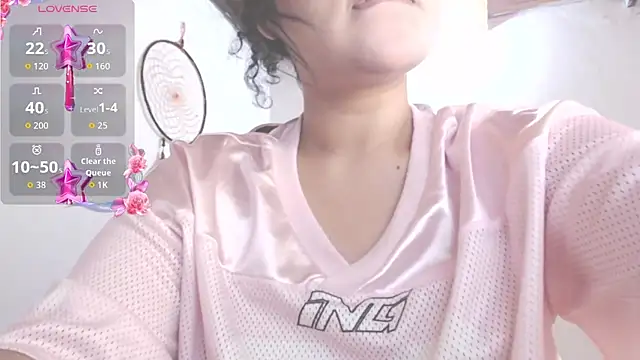 Amara18  online show from November 25, 2025, 2:17 pm