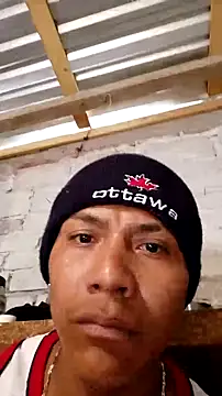 Snapshot of Moreno1813 chatting on October 17, 2025, 6:54 pm Moreno1813 online show from October 17, 2025, 6:54 pm