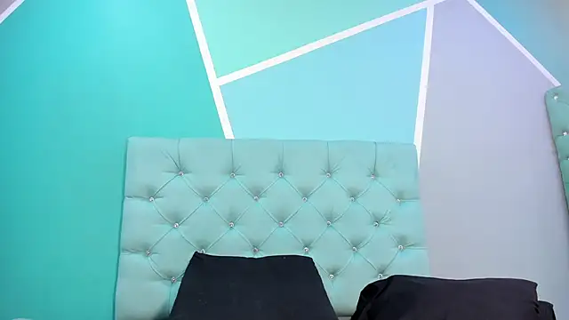 AlondraFerri1 online show from December 17, 2024, 8:10 pm