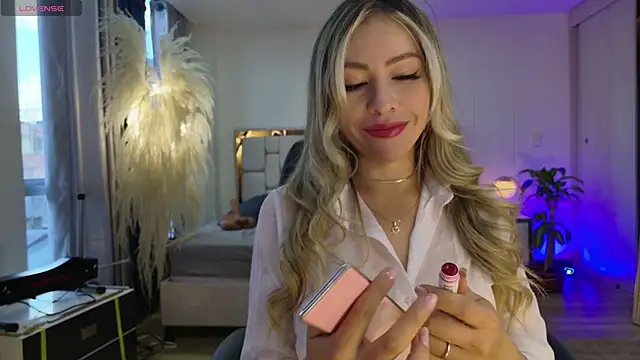 Ammy Castro online show from October 24, 2025, 9:33 pm