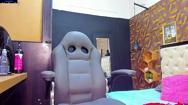 Snapshot of deyy_madissonn chatting on January 18, 2025, 8:19 pm deyy madissonn online show from January 18, 2025, 8:19 pm