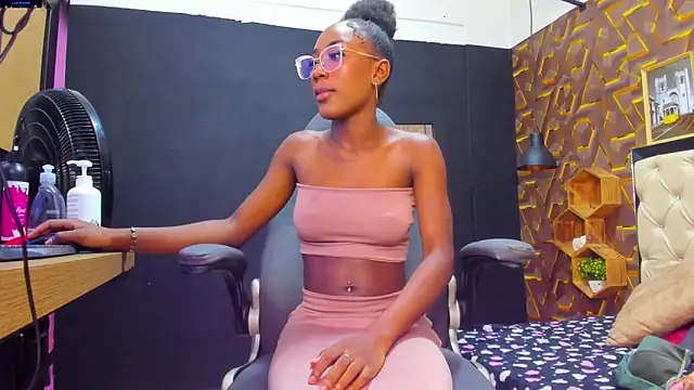 Snapshot of deyy_madissonn chatting on January 23, 2025, 8:24 pm deyy madissonn online show from January 23, 2025, 8:24 pm