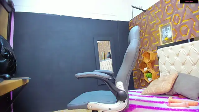 Snapshot of deyy_madissonn chatting on February 3, 2025, 8:35 pm deyy madissonn online show from February 3, 2025, 8:35 pm