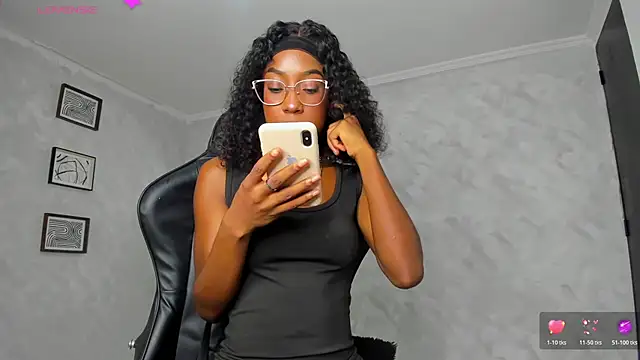 deyy madissonn online show from February 4, 2026, 8:58 pm