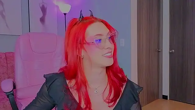 Juliana Saenzz online show from March 26, 2026, 6:02 pm