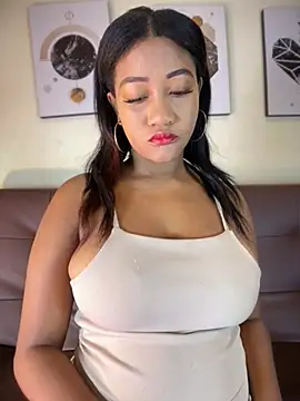 Snapshot of AleezaFrench chatting on March 7, 2026, 1:30 pm AleezaFrench online show from March 7, 2026, 1:30 pm