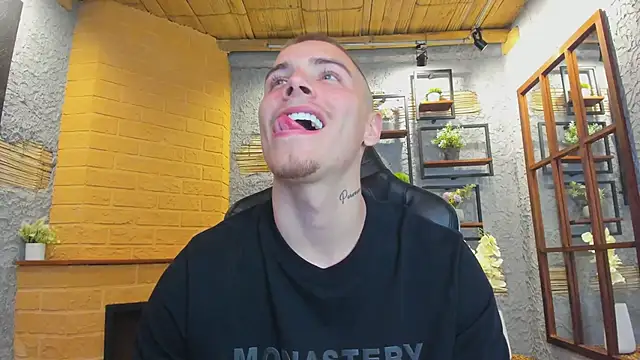 Snapshot of JordanThompson_ chatting on March 17, 2025, 10:06 pm JordanThompson online show from March 17, 2025, 10:06 pm