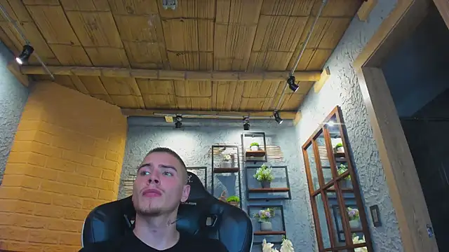 Snapshot of JordanThompson_ chatting on March 20, 2025, 9:13 pm JordanThompson online show from March 20, 2025, 9:13 pm