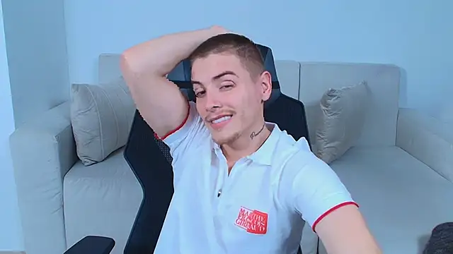 Snapshot of JordanThompson_ chatting on November 14, 2025, 4:33 am JordanThompson online show from November 14, 2025, 4:33 am