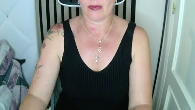 Snapshot of xxNoeliaxx chatting on October 27, 2025, 2:54 pm xxNoeliaxx online show from October 27, 2025, 2:54 pm