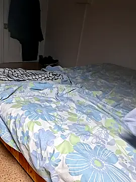 molozeb online show from October 25, 2025, 6:24 pm