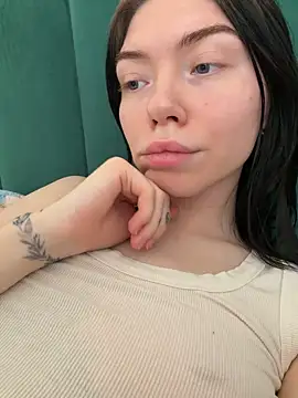 Lisaaa Alisa online show from March 4, 2026, 6:41 am