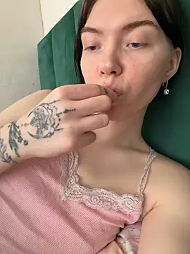 Lisaaa Alisa online show from March 6, 2026, 4:42 am