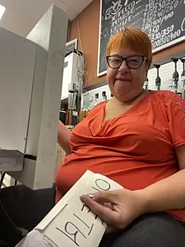 Snapshot of Klio5678 chatting on October 29, 2025, 7:54 am Klio5678 online show from October 29, 2025, 7:54 am