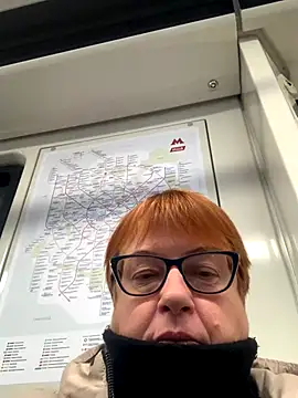 Snapshot of Klio5678 chatting on November 3, 2025, 7:04 pm Klio5678 online show from November 3, 2025, 7:04 pm