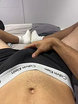 h0rnyguy001 online show from September 30, 2025, 5:56 am