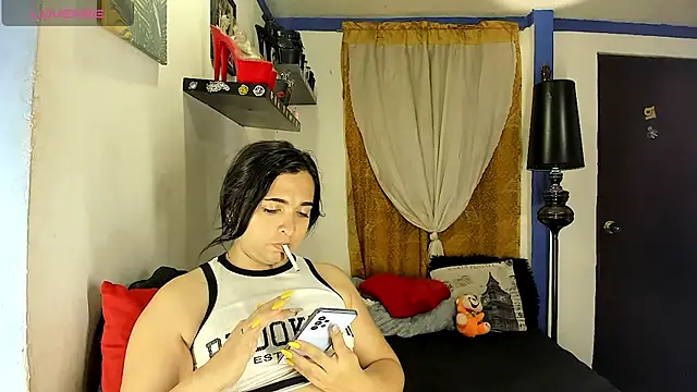 Snapshot of SARAMISHA chatting on March 16, 2026, 8:57 pm SARAMISHA online show from March 16, 2026, 8:57 pm