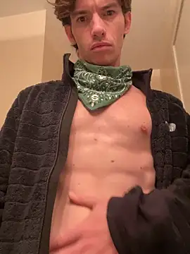 Snapshot of HeyDaddy92 chatting on October 25, 2025, 9:09 pm HeyDaddy92 online show from October 25, 2025, 9:09 pm