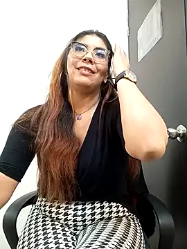 Luna Dumont online show from February 4, 2025, 3:04 pm