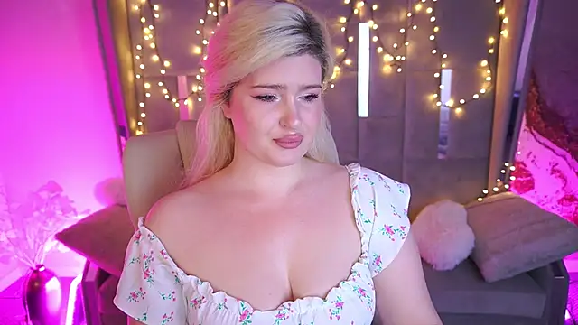 CocoSecretss online show from June 4, 2026, 6:52 am