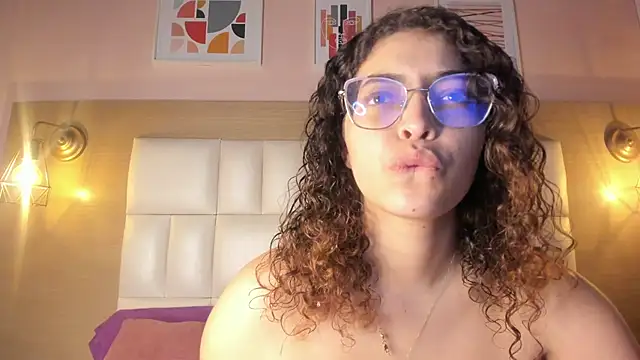 Snapshot of Dollar-girl chatting on December 27, 2024, 6:20 pm Dollar-girl online show from December 27, 2024, 6:20 pm