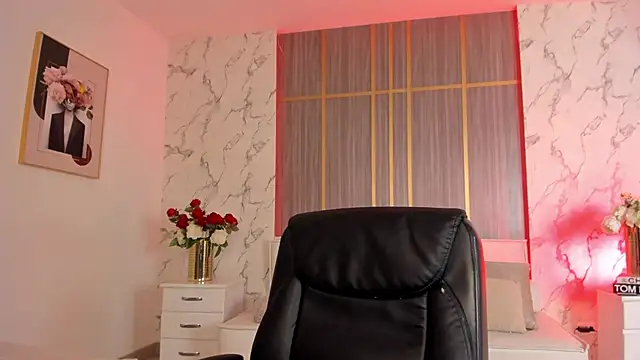 Snapshot of Dollar-girl chatting on February 14, 2026, 3:53 pm Dollar-girl online show from February 14, 2026, 3:53 pm