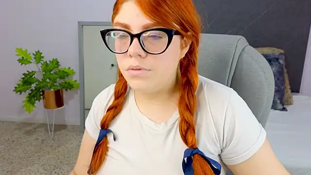 lucie nicolls online show from December 21, 2024, 8:00 pm