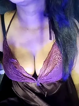 Snapshot of loveli_diya chatting on March 17, 2025, 2:12 pm loveli diya online show from March 17, 2025, 2:12 pm