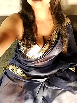 Snapshot of loveli_diya chatting on April 17, 2026, 7:50 pm loveli diya online show from April 17, 2026, 7:50 pm