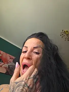 EmilyDiazofficial online show from May 25, 2026, 7:25 am