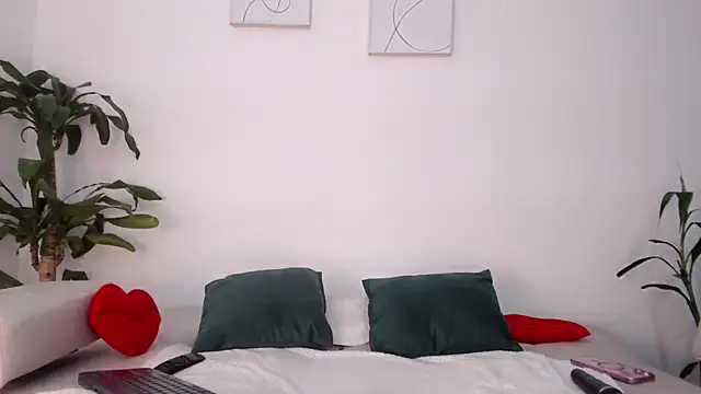 Snapshot of NicollColeman chatting on November 24, 2025, 7:24 pm NicollColeman online show from November 24, 2025, 7:24 pm