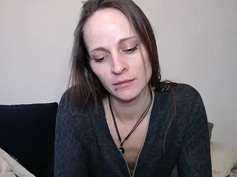 Snapshot of naikah714 chatting on December 15, 2024, 4:04 pm naikah714 online show from December 15, 2024, 4:04 pm