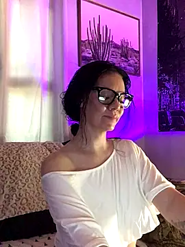 SidneyRaee online show from September 19, 2025, 4:51 pm