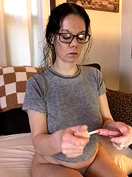 SidneyRaee online show from November 4, 2025, 5:12 pm