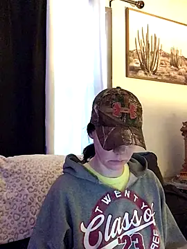 SidneyRaee online show from December 15, 2025, 6:56 pm