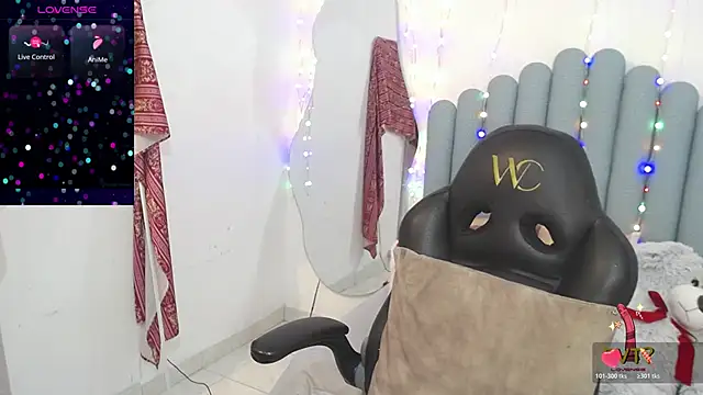 lakshmiraniii online show from March 30, 2026, 12:06 pm