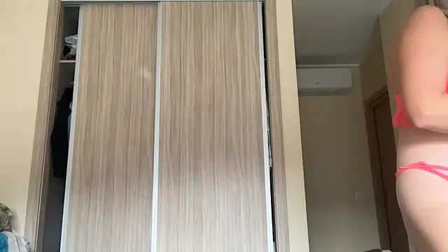 Snapshot of naughtyhollyxxxx chatting on October 15, 2025, 3:56 pm naughtyhollyxxxx online show from October 15, 2025, 3:56 pm