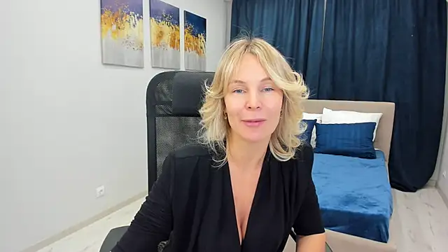 Snapshot of Sinty_Devis chatting on January 18, 2025, 11:43 am Sinty Devis online show from January 18, 2025, 11:43 am