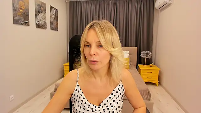 Snapshot of Sinty_Devis chatting on February 25, 2025, 11:41 am Sinty Devis online show from February 25, 2025, 11:41 am