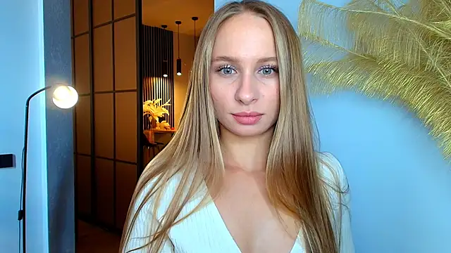 Snapshot of Mad1en chatting on May 14, 2026, 7:04 am Mad1en online show from May 14, 2026, 7:04 am